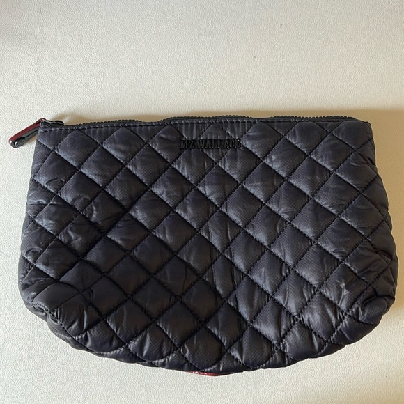 💰SOLD💰NEW MZ Wallace Metro Zoey Cosmetic Pouch - Picture 1 of 5